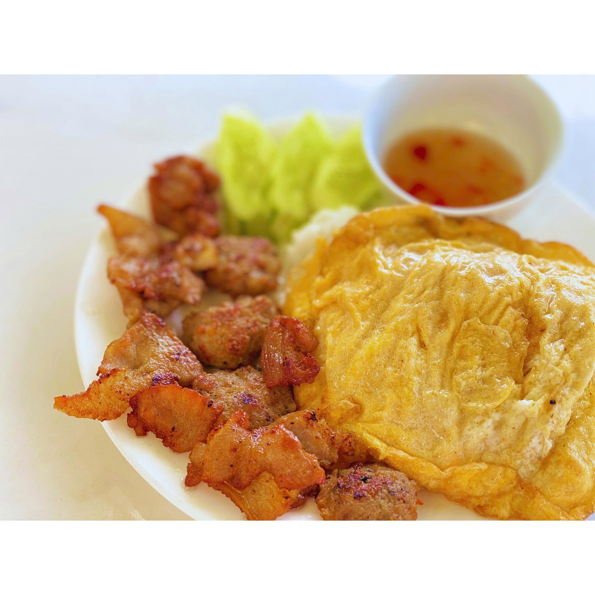 CƠM THỊT NƯỚNG TRỨNG CHIÊN_0