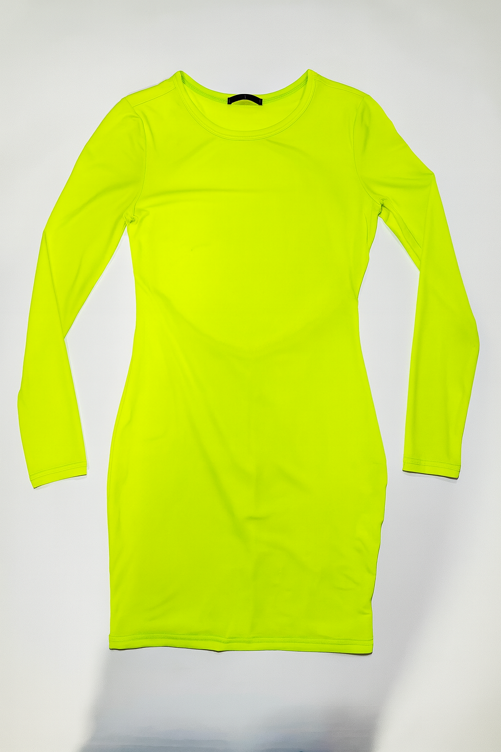 Vestido corto verde neón con abertura en la espalda - Size XS