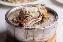ស៊ុប​ទឹក​ពុះ​ឆ្អឹង​គោ (ជួយ​ឆាប់​ស្វាង​ស្រា​)