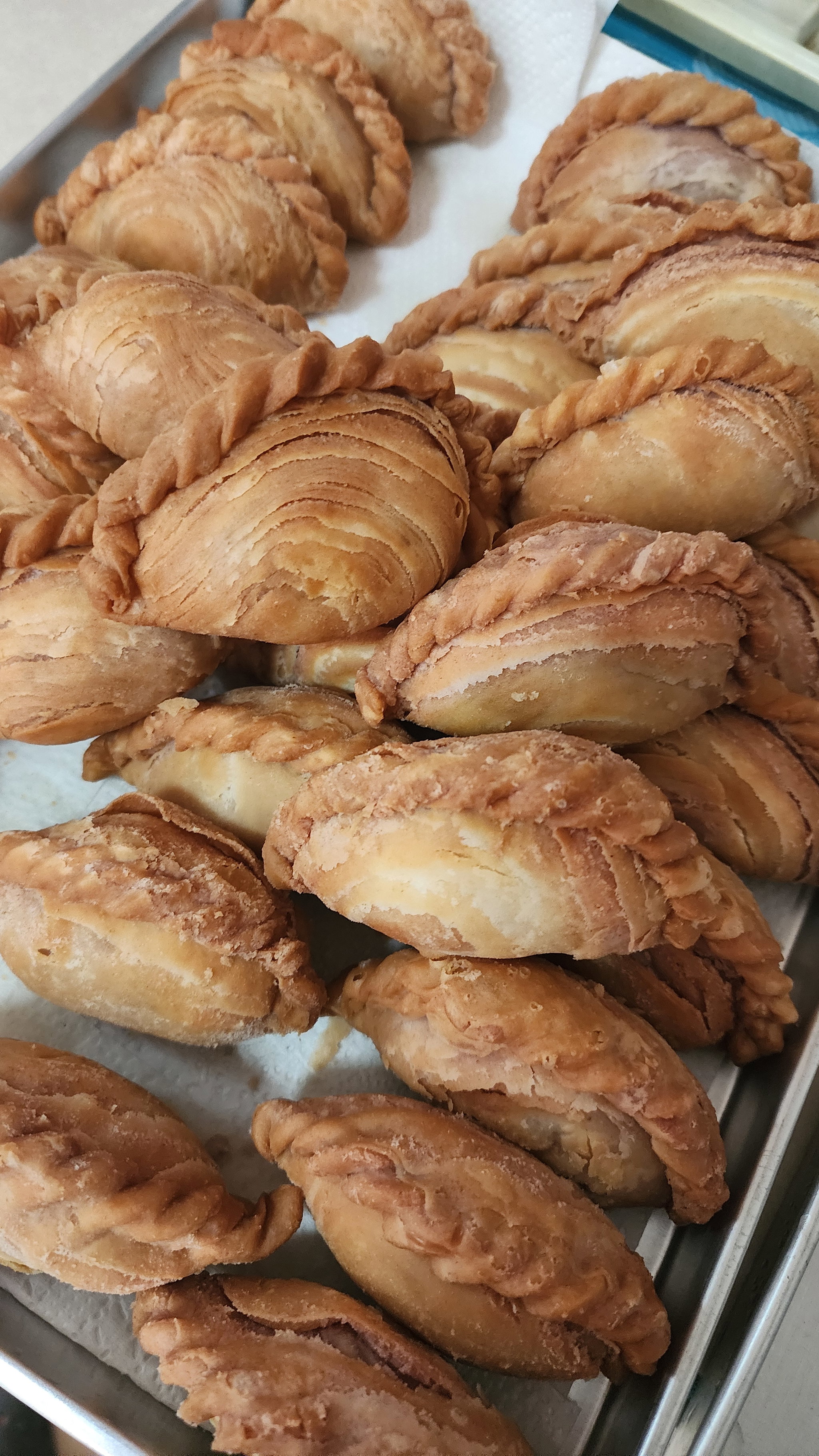 Curry puffs with potato only! 60 to 65g each! 5pcs- $8 / 10 pcs - $15_0