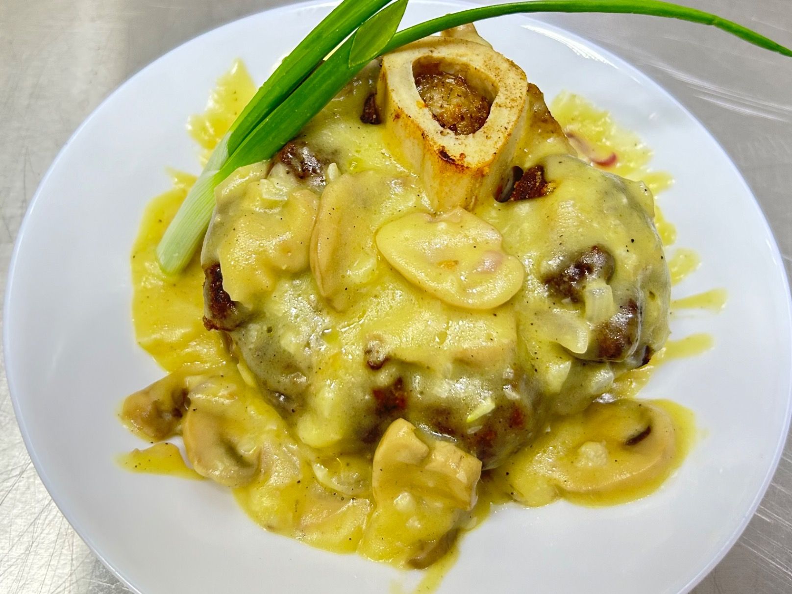 Crispy Bulalo With Mushroom Sauce_0