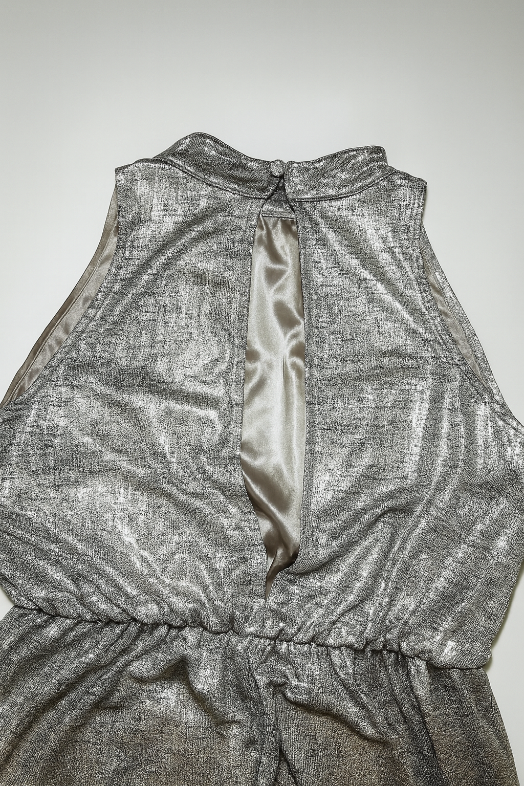 Enterizo plateado brillante con escote halter - Size M_1