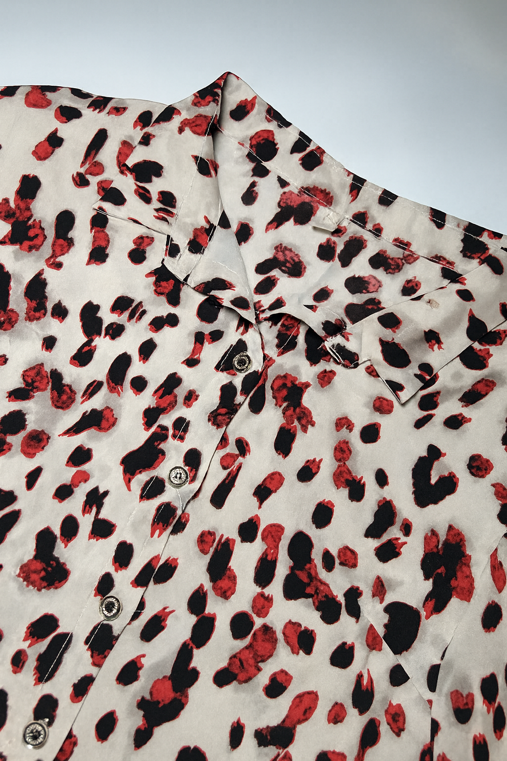 Blusa de manga larga con estampado animal print en rojo y negro - Size M_1
