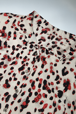 Blusa de manga larga con estampado animal print en rojo y negro - Size M