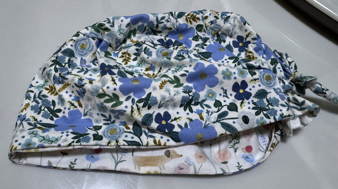 Rifle paper blue / puppies reversible scrub cap