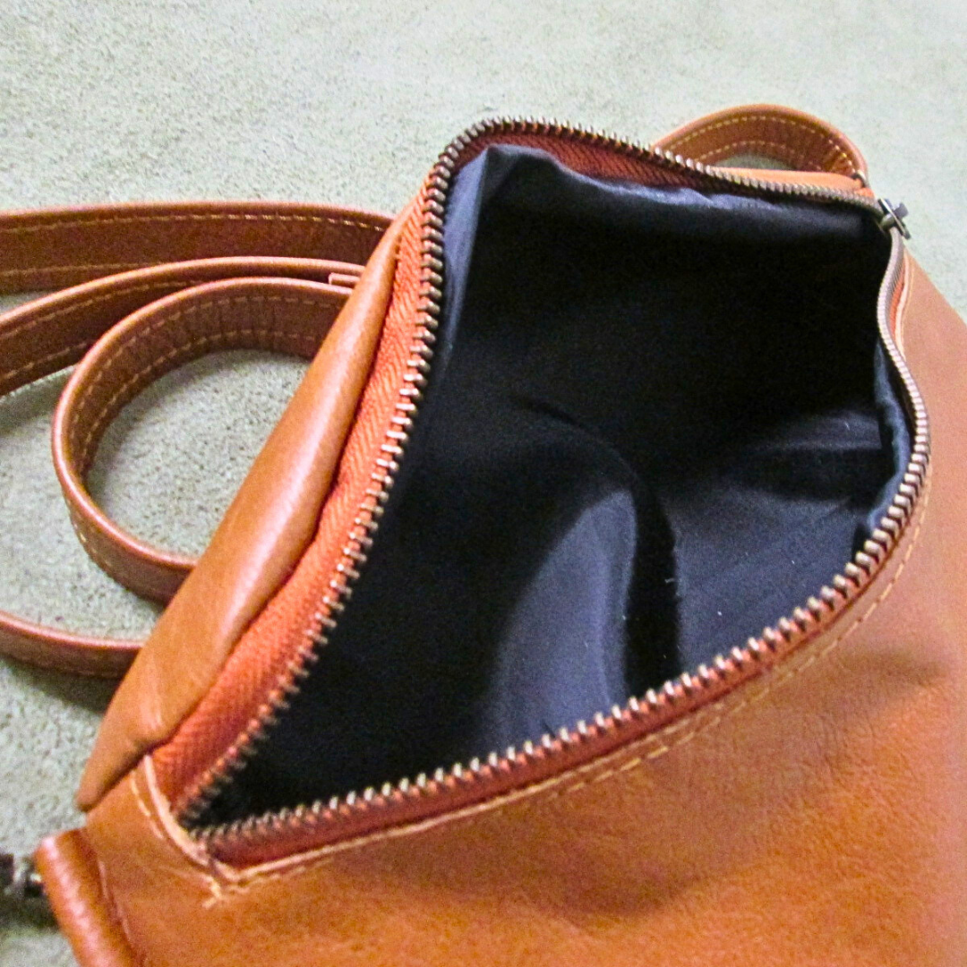 Vega Moon Bag Plain_3