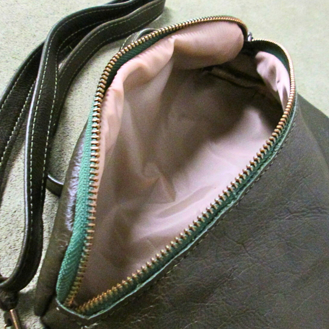 Vega Moon Bag Plain Olive Green_2