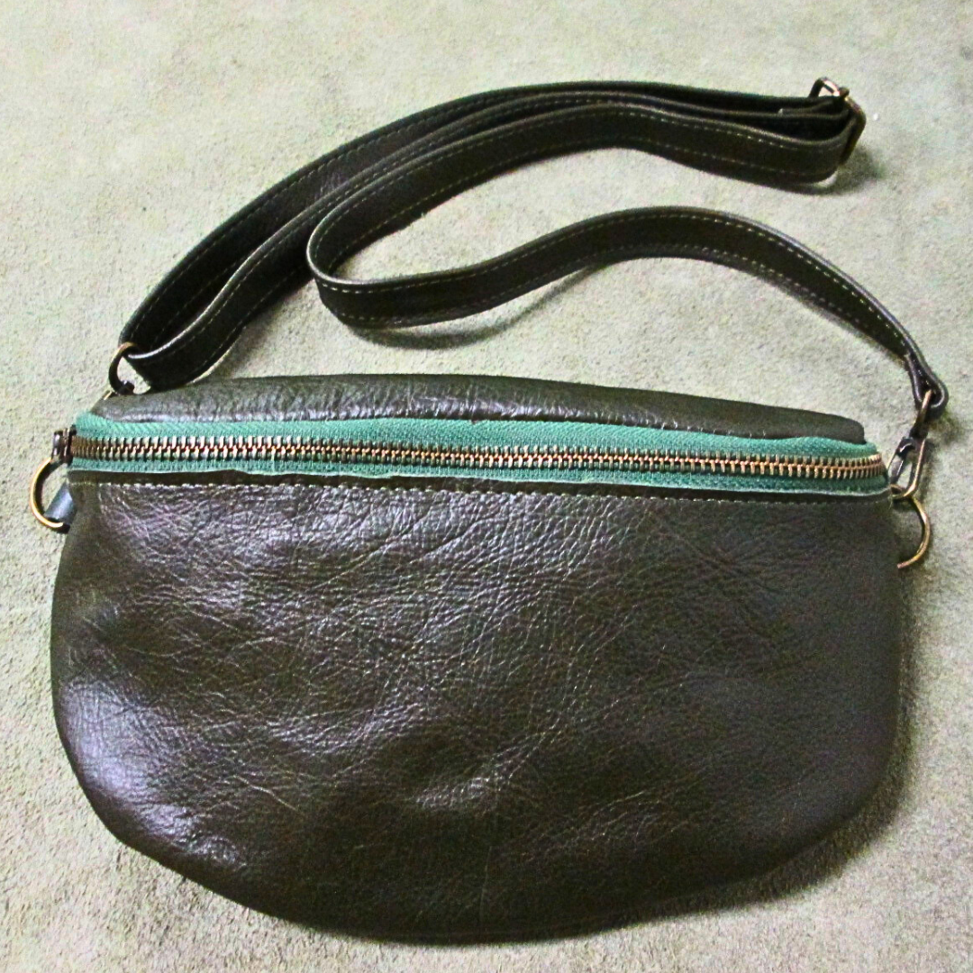 Vega Moon Bag Plain Olive Green_0