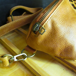 Vega Moon Bag Animal Print  