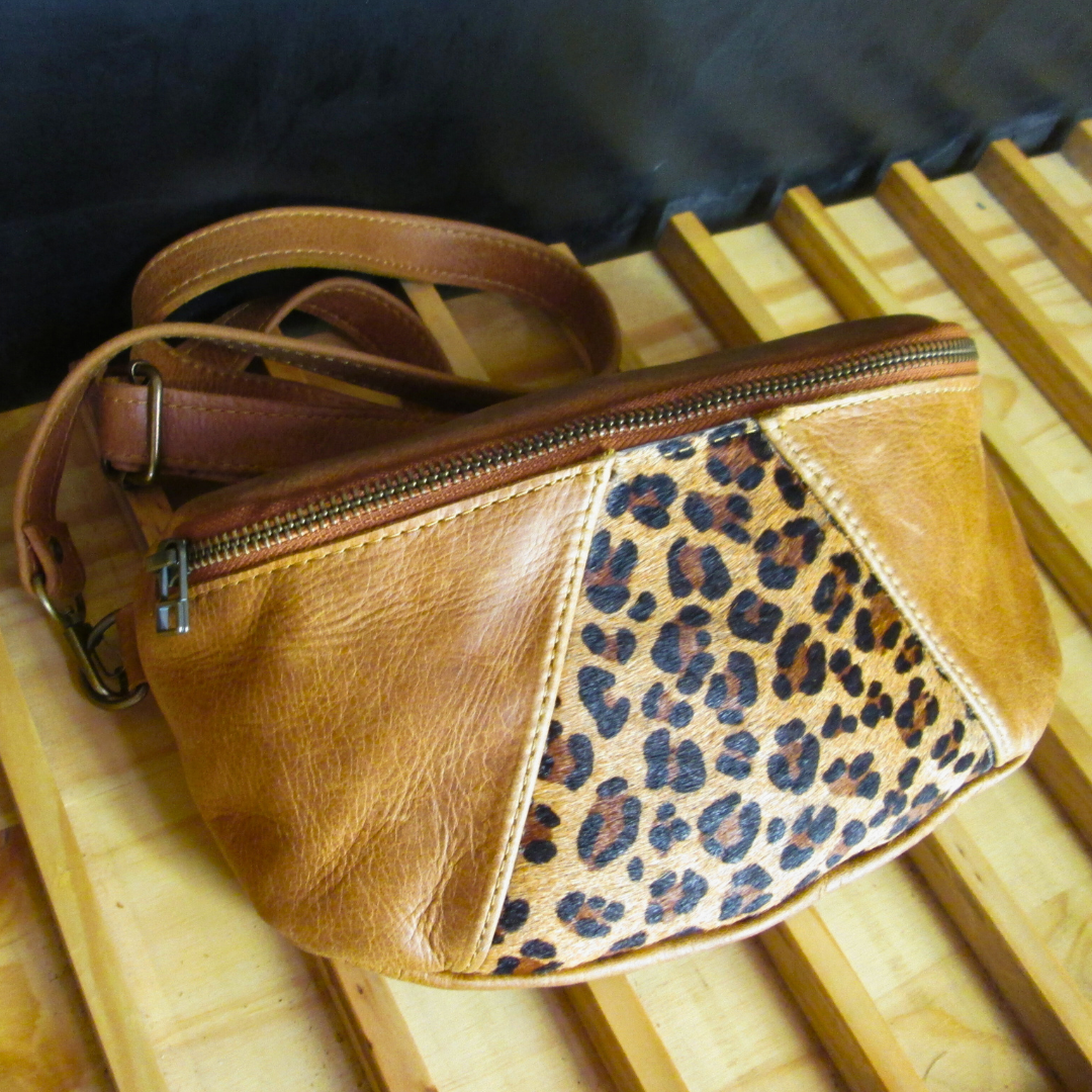 Vega Moon Bag Animal Print  _1