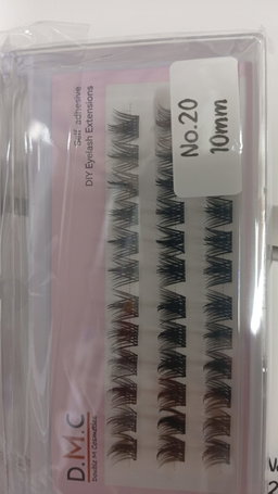 DMC SELF ADHESSIVE LASHES-NO GLUE NEEDED