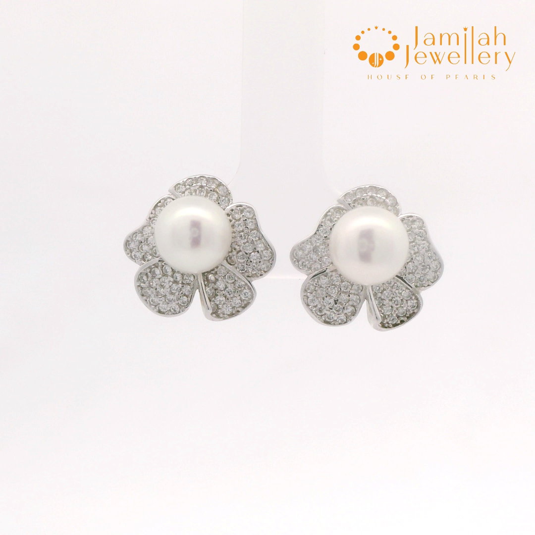 Silver 925 Stud Earrings with Freshwater Pearl