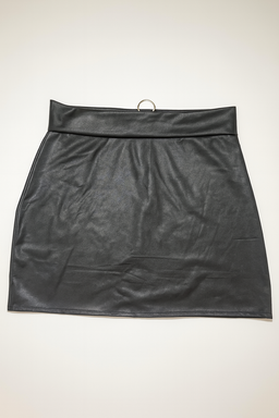 Falda corta de cuero sintético con cremallera frontal - Size M
