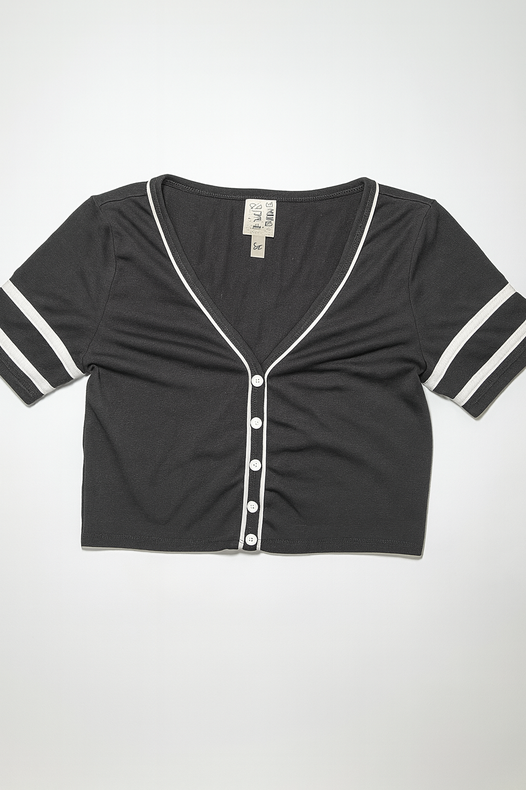 Crop top negro estilo beisbolero con botones frontales - Size S