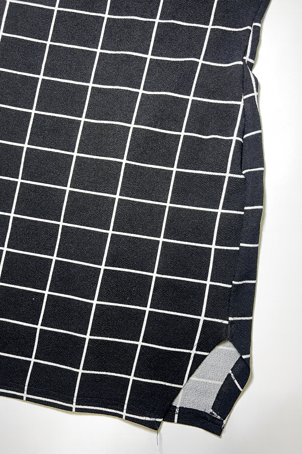 Vestido negro ajustado con tirantes y estampado de cuadros blancos - Size S_1
