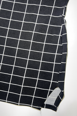 Vestido negro ajustado con tirantes y estampado de cuadros blancos - Size S
