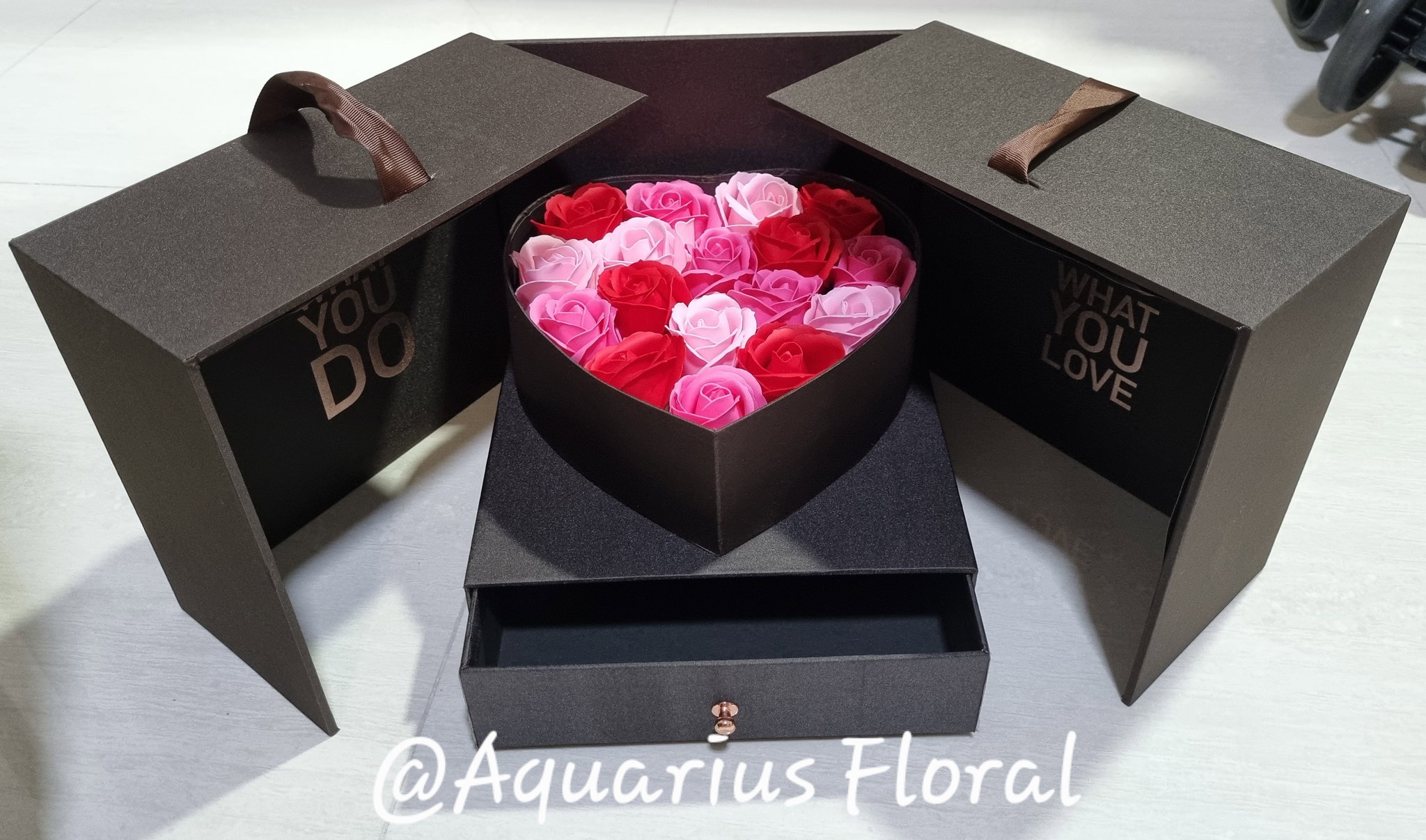 Heart-Shaped Floral Box with Drawer_0