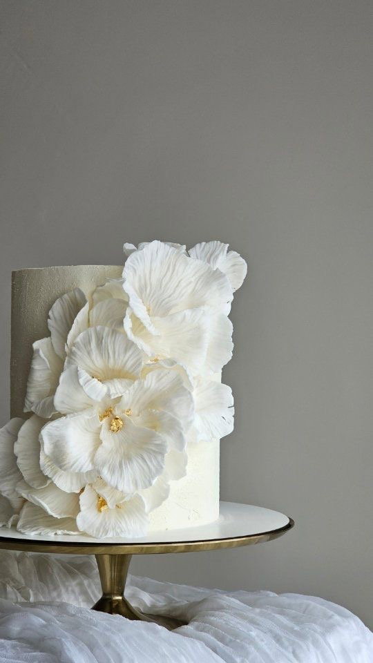   6 inches Decadent Fondant Cake_0