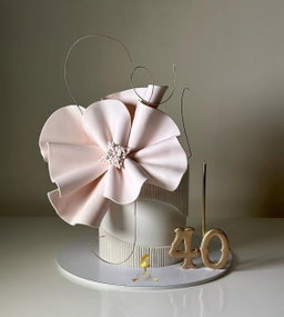    6 inches Decadent Fondant Cake