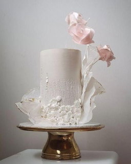    6 inches Decadent Fondant Cake