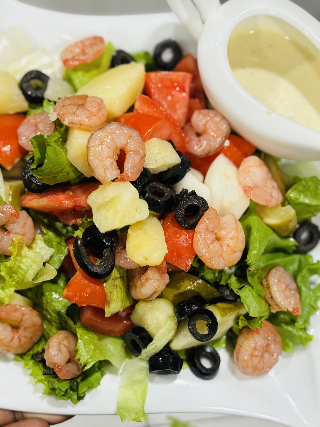 Salade composée fraîche aux crevettes 