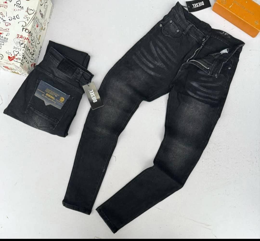 Flashed black diesel jeans 