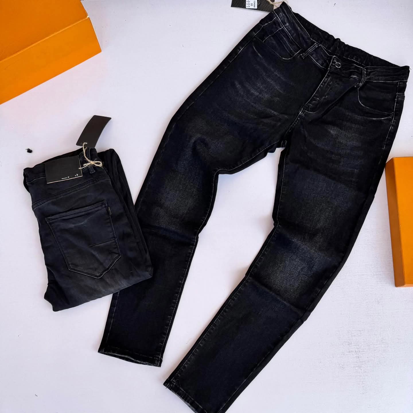 Black jeans _0