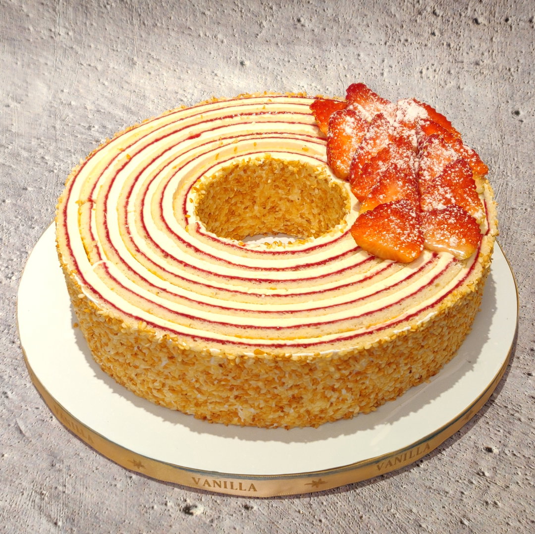 Strawberry Roulade Cake
