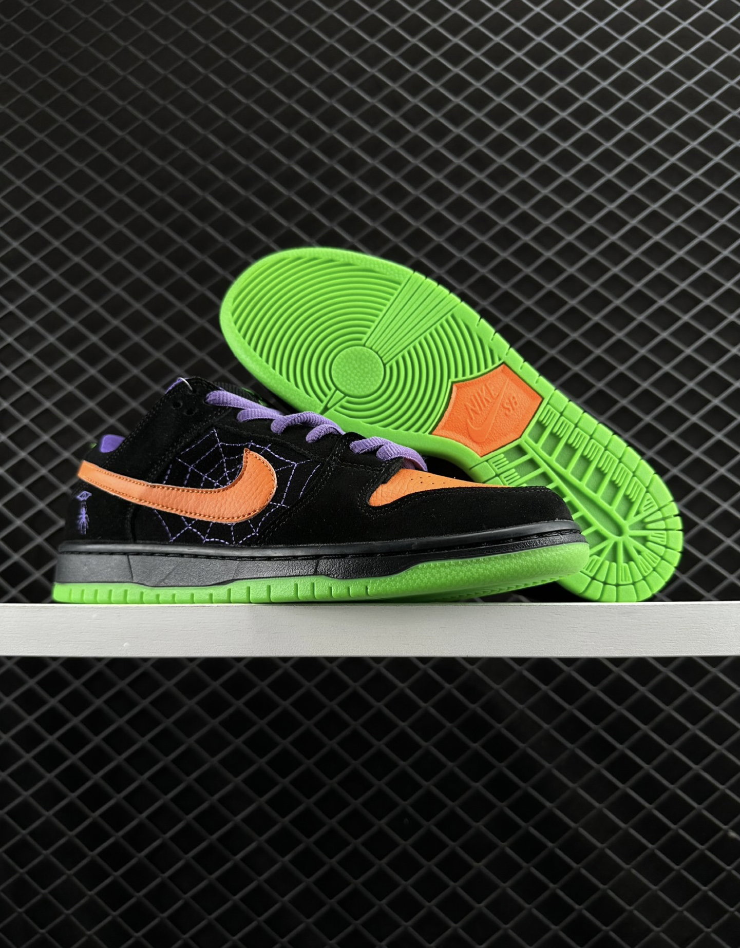 NIKE SB DUNK LOW ‘Night Of Mischief’_1
