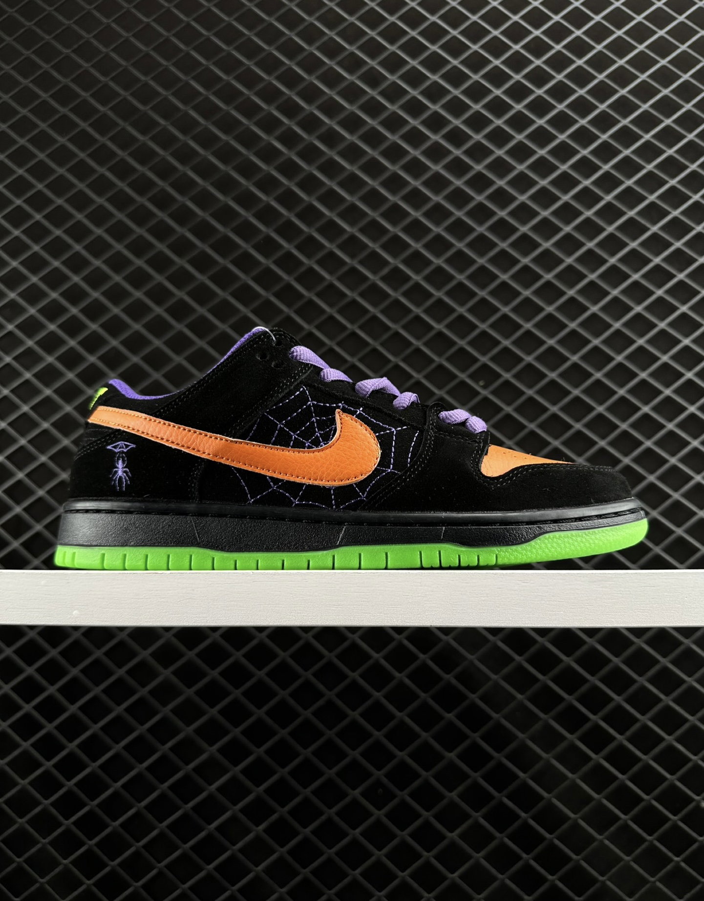 NIKE SB DUNK LOW ‘Night Of Mischief’_0