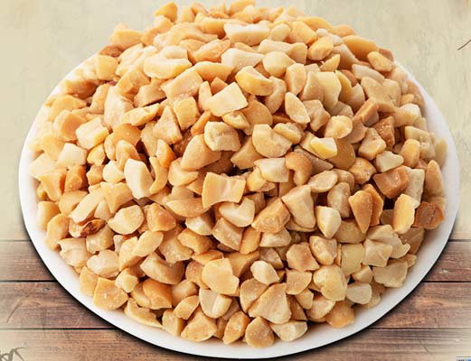 Roasted Peanut Chunk (1kg / pkt)