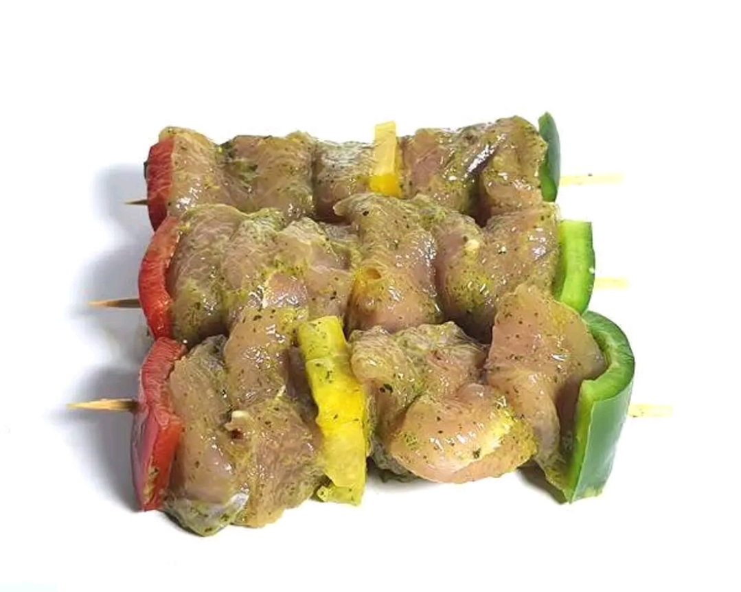 Brochettes de poulet marinées