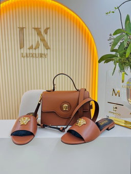 Chinelos Versace la medusa - camel 
