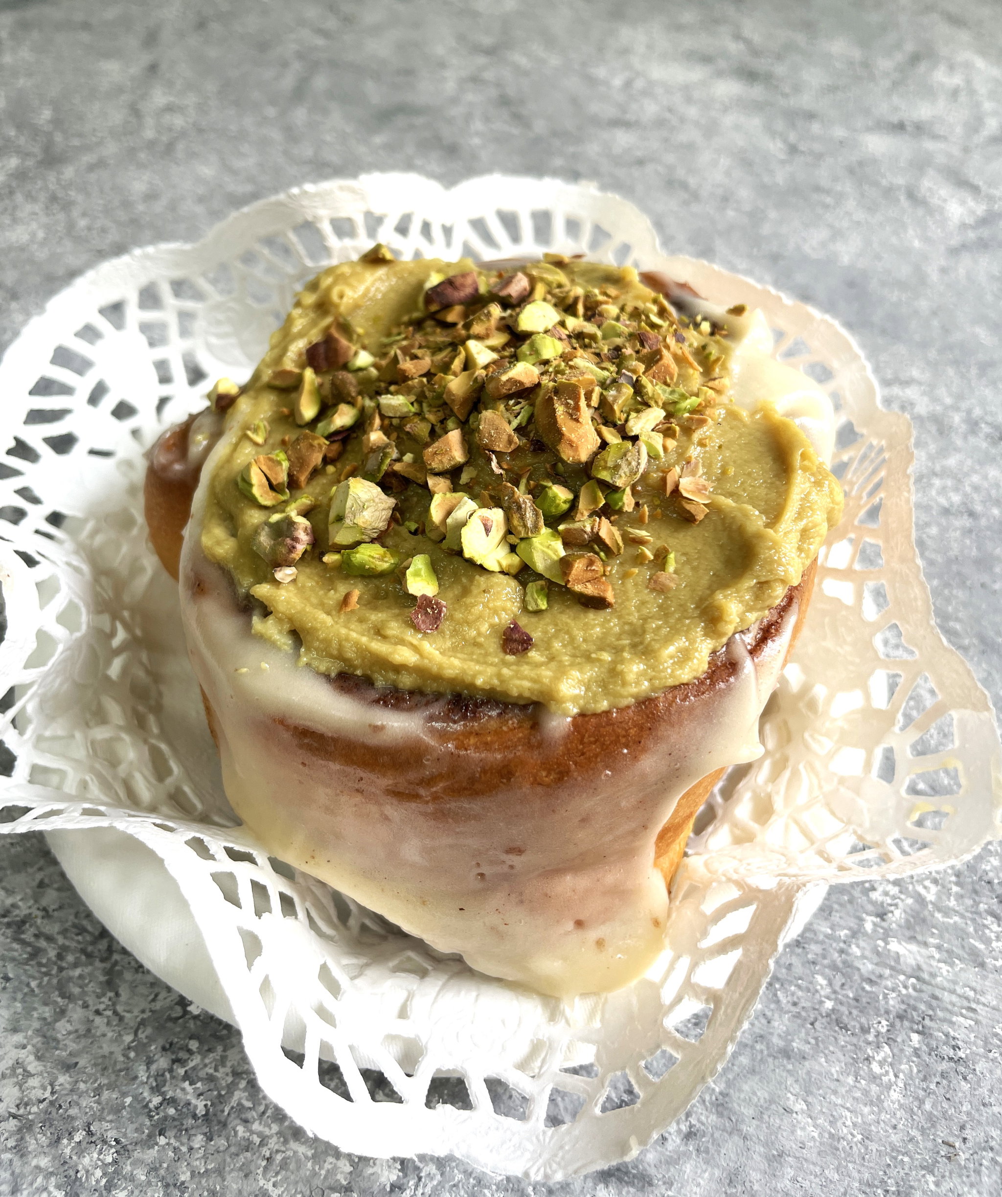 1 x cinnamon roll_0