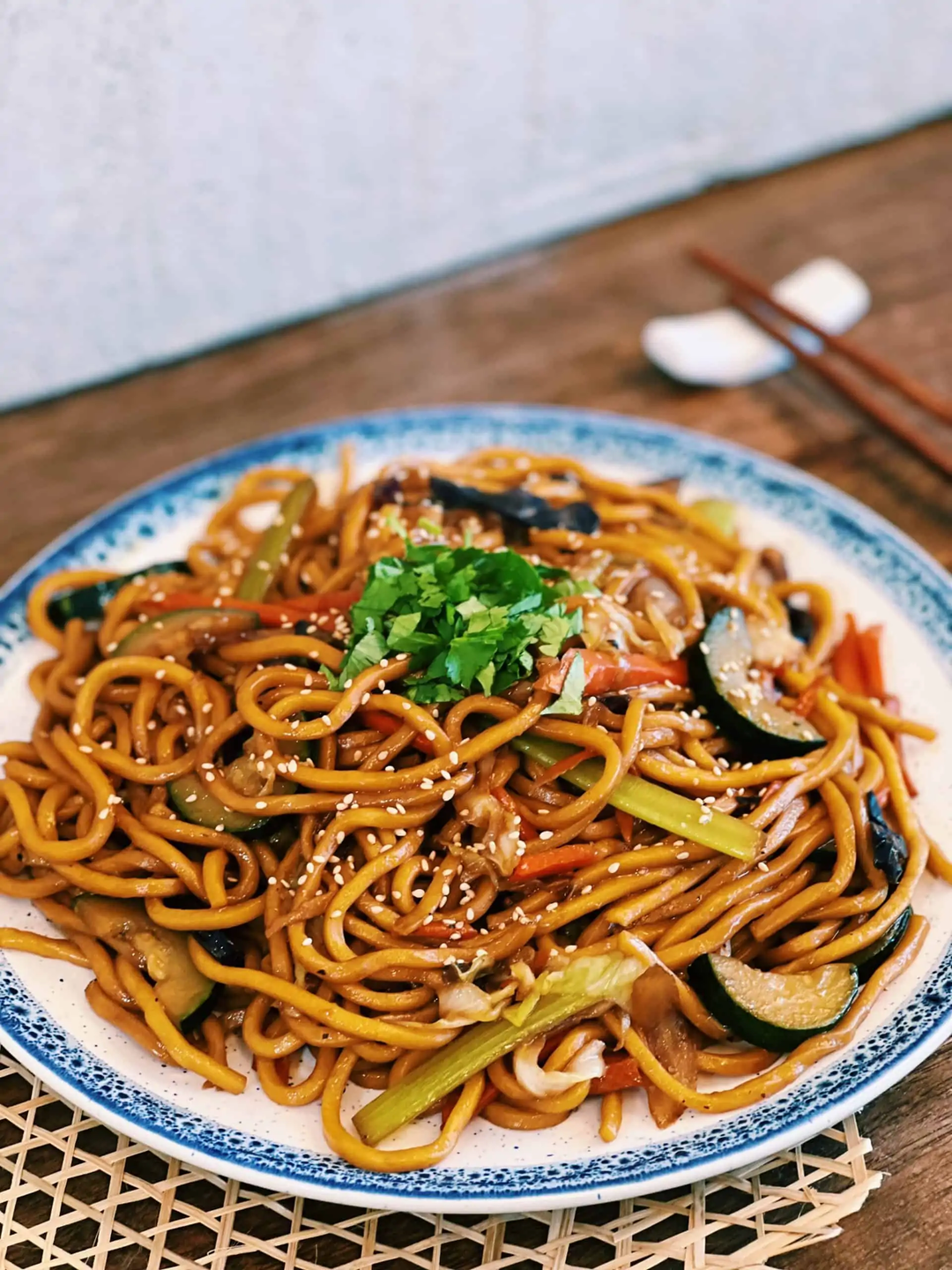 Stir fried round rice noodles with vegetables