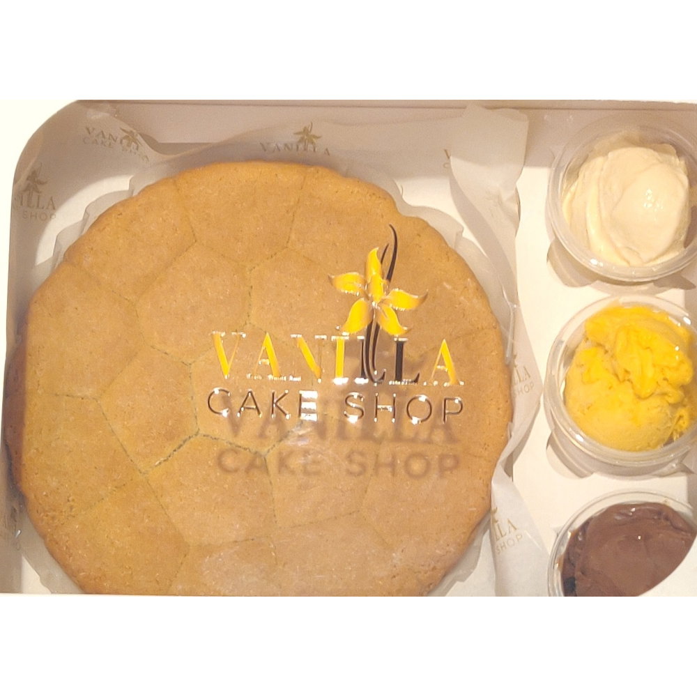 Jumbo cookie with Ice Cream
