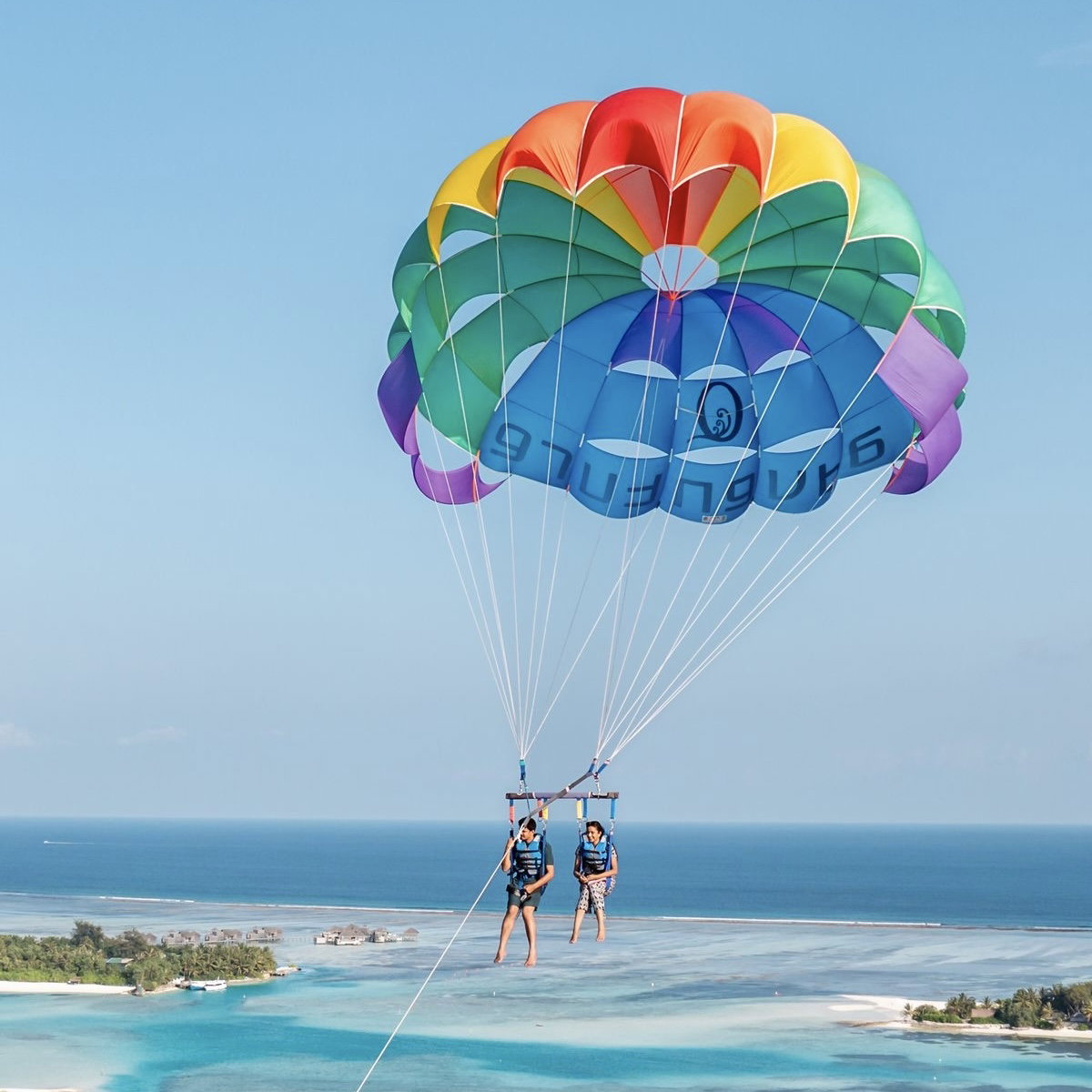 Parasailing - بارشوت