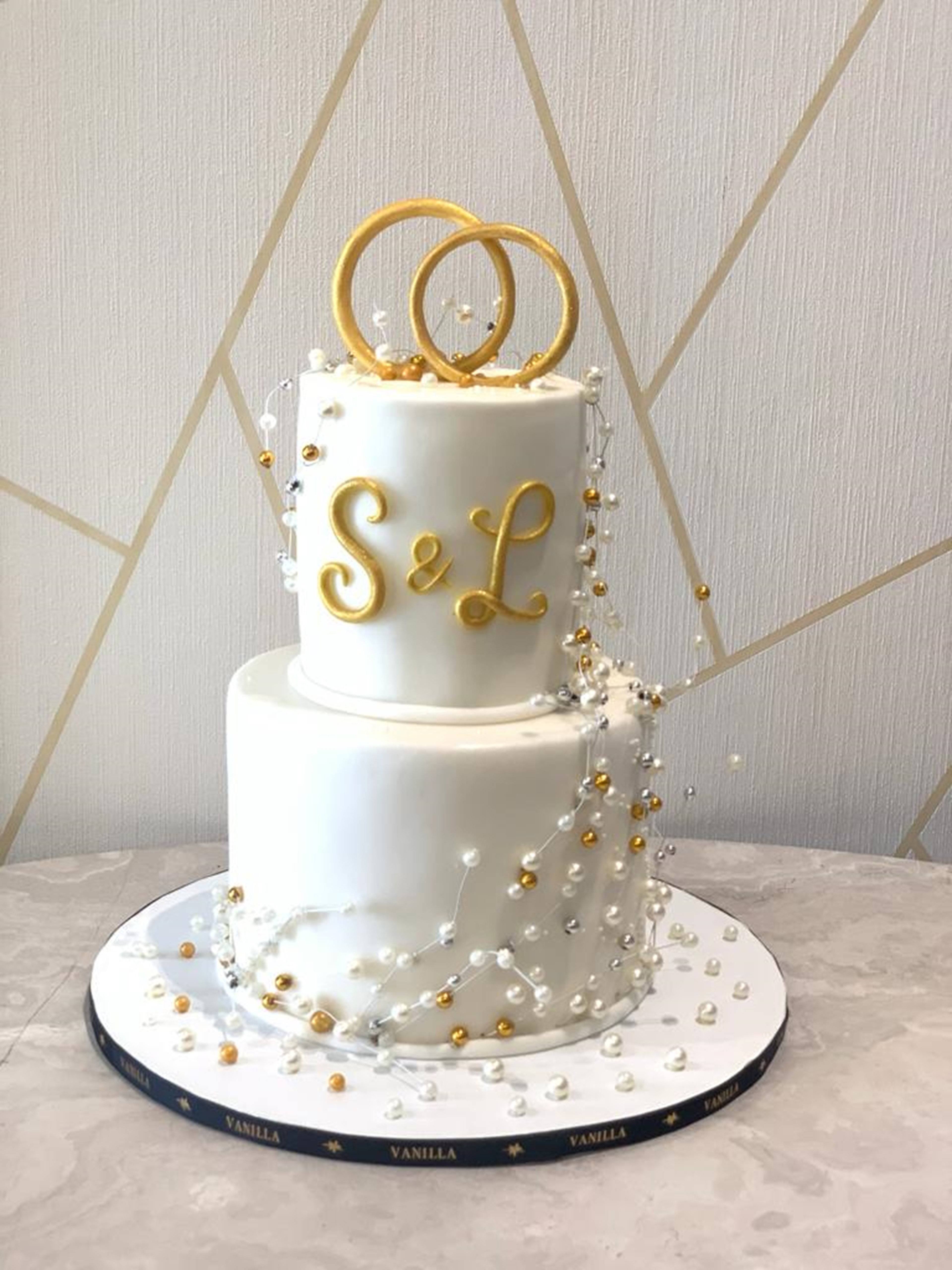 2 Tiers engagement cake