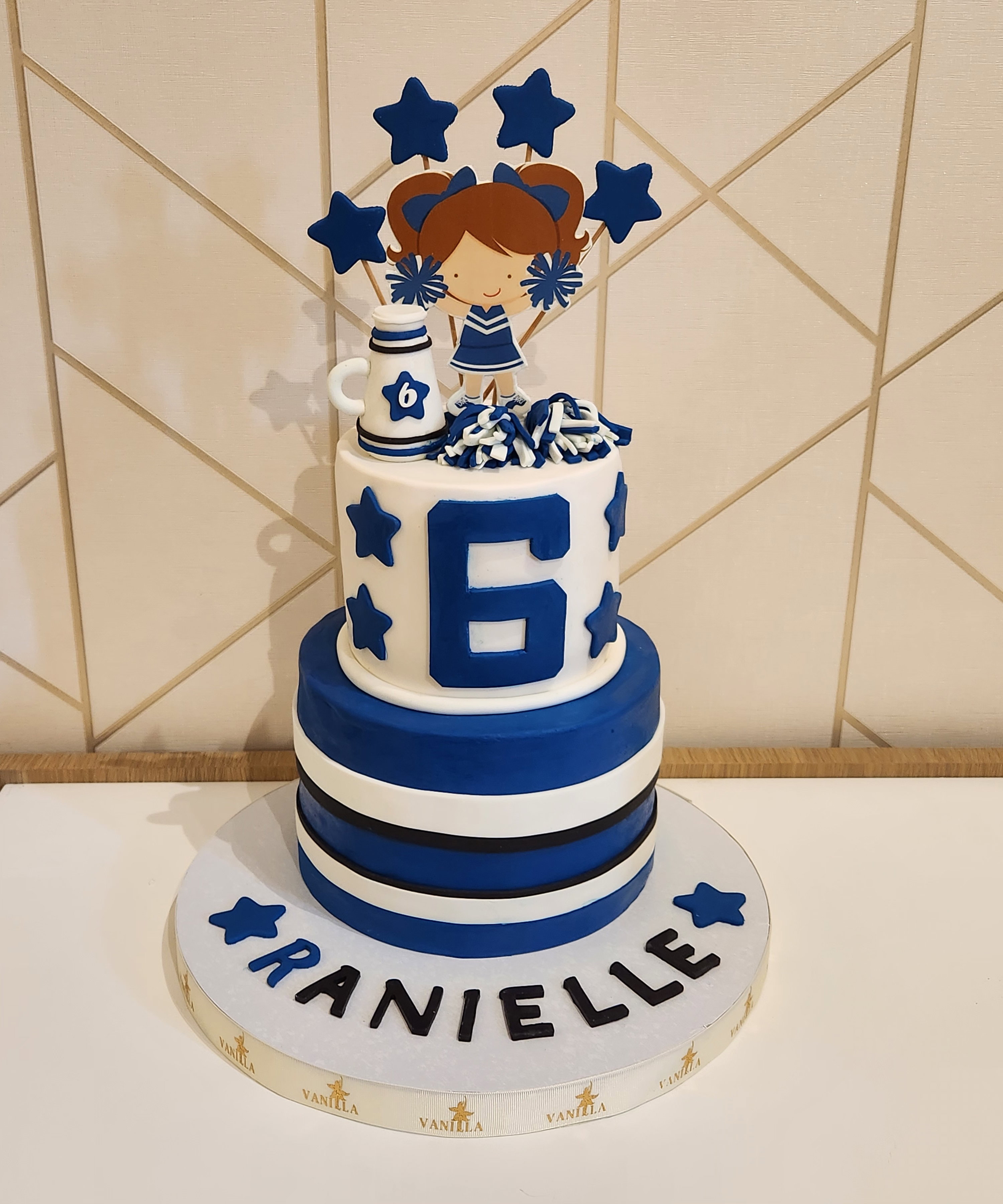2 Tiers Cake 