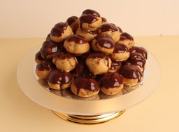 Pyramid of Profiteroles