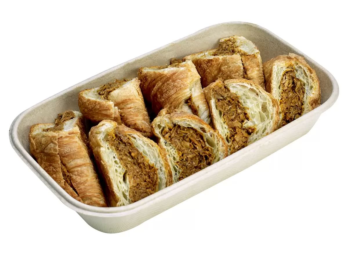 Kirkland Signature Croissant pollo con mole 8 un_0
