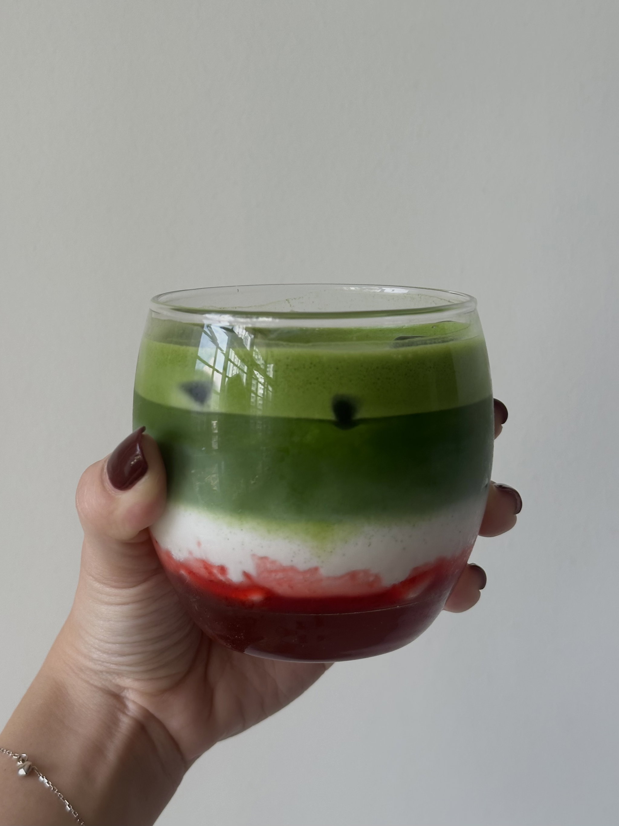 Iced Matcha Strawberry Latte_0