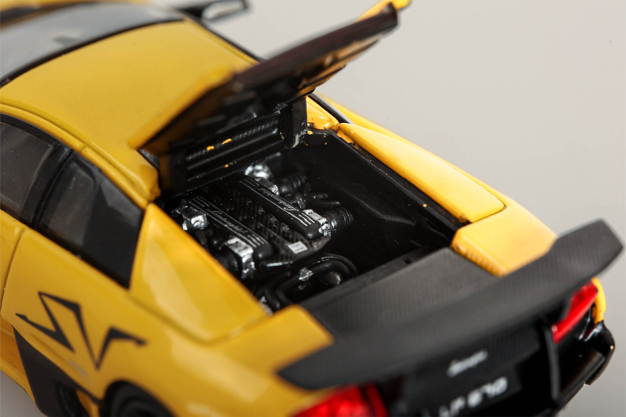 HIGHREV MODEL 1/64 LAMBORGHINI MURCIELAGO LP670-4 SV_7