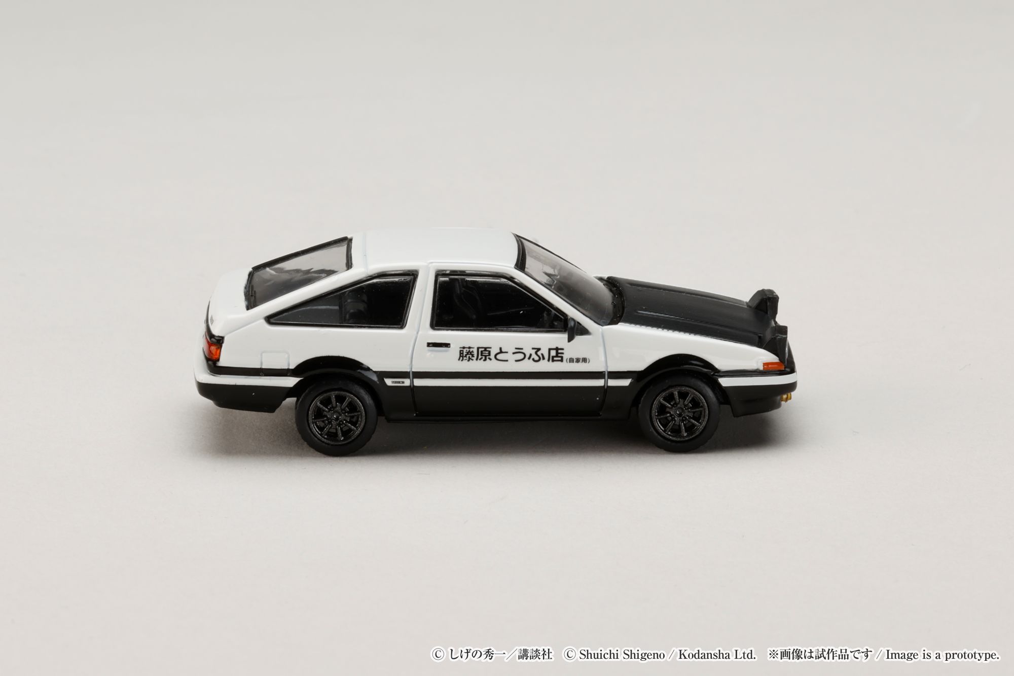 HOBBY JAPAN MODEL 1/64 TOYOTA SPRINTER TRUENO AE86 / INITIAL-D TAKUMI FUJIWARA VS TOMOYUKI TACHI (BLISTER PACK)_3