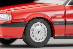 TLVN MODEL 1/64 NISSAN SKYLINE 4 DOOR HARDTOP 1800 PASSAGE