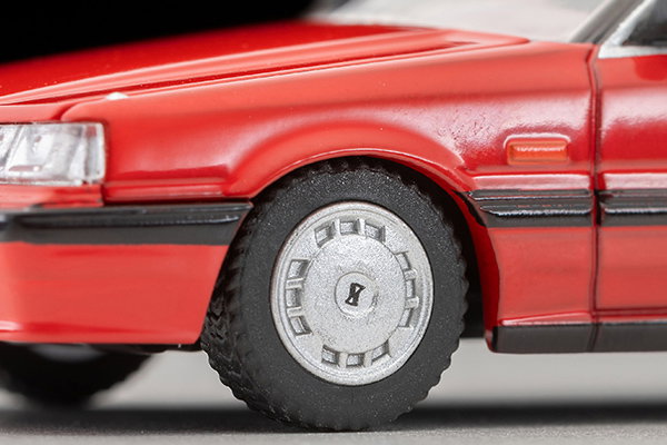 TLVN MODEL 1/64 NISSAN SKYLINE 4 DOOR HARDTOP 1800 PASSAGE_3