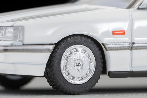 TLVN MODEL 1/64 NISSAN SKYLINE 4 DOOR HARDTOP 1800 PASSAGE_8