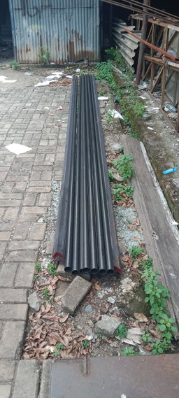 Pipa Besi 1 1/2"