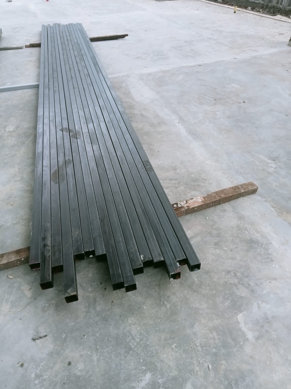 Hollow Besi 50x50_1