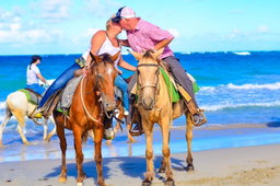 Paseo a Caballo con playa Macao